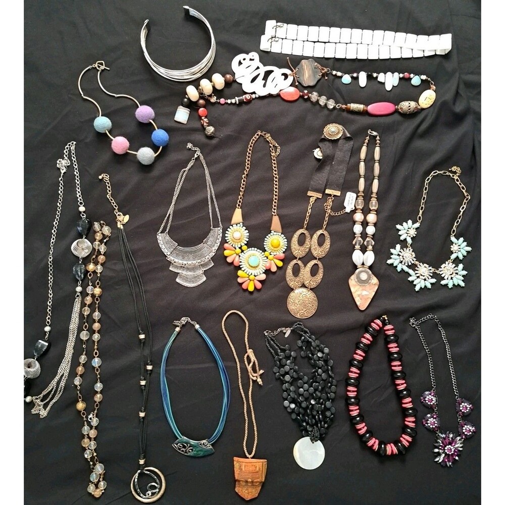 Costume Jewelry Statement Necklace Lot of 17 Wearable Vintage & Modern 2+ lbs